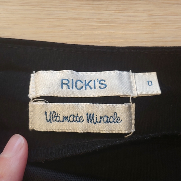 NWOT Black Pencil Skirt // size 0 - Picture 4 of 5